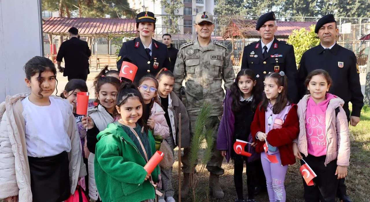 Osmaniye’de Jandarma'Dan Çocuklara Doğa Ve Güvenlik Dersi