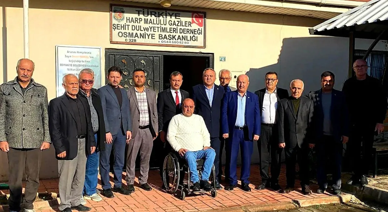 İyi̇ Parti Osmaniye Teşkilatından Dernek Ziyareti