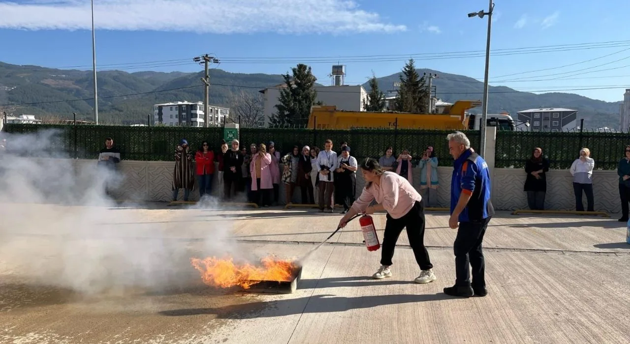 Öğrenci Yurdunda Yangın Tatbikatı Gerçekleştirildi