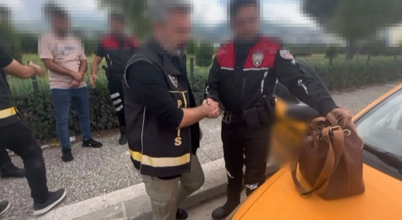 Osmaniye’de Şüpheli Taksiden Servet Çıktı Osmaniye’de Şüpheli Taksiden Servet Çıktı