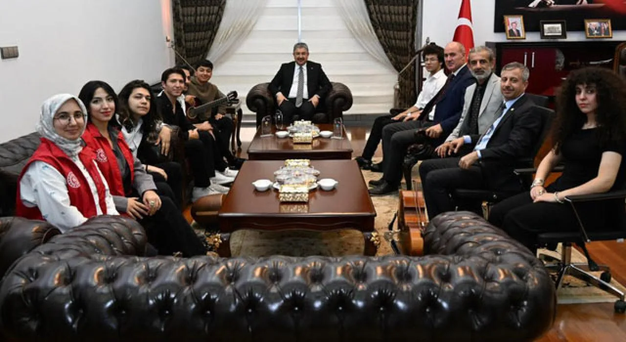 Vali Erdinç Yılmaz: “Gençlerimizle Gurur Duyuyorum” Vali Erdinç Yılmaz: “Gençlerimizle Gurur Duyuyorum”