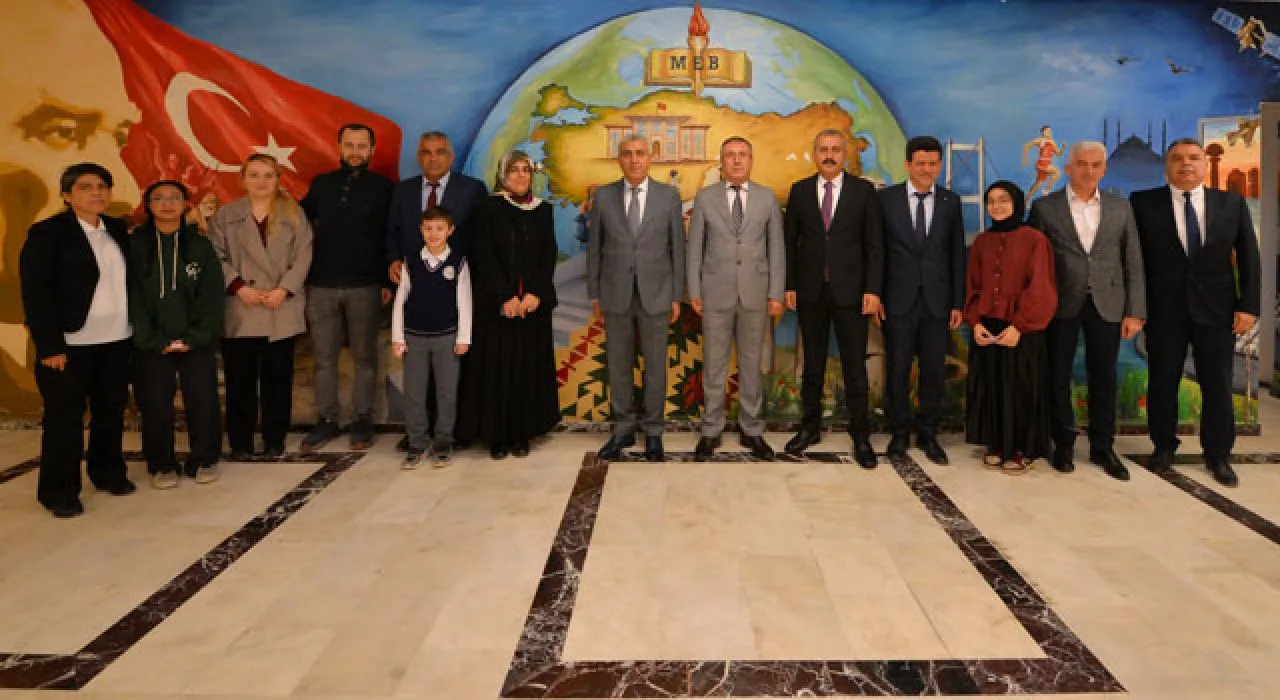 Öğretmenler Günü Yarışmalarında Ödüller Verildi Öğretmenler Günü Yarışmalarında Ödüller Verildi