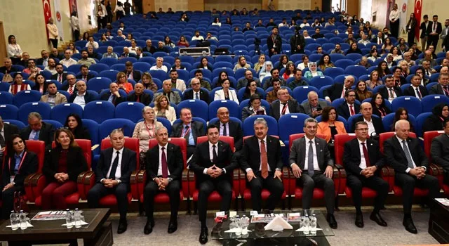 Osmaniye’de Uluslararası Dede Korkut Sempozyumu Osmaniye’de Uluslararası Dede Korkut Sempozyumu