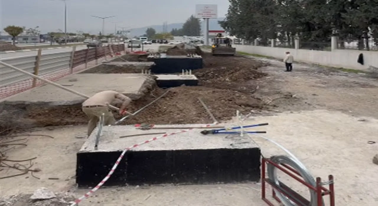 Osmaniye’de Üst Geçit Çalışmaları Hızla Sürüyor Osmaniye’de Üst Geçit Çalışmaları Hızla Sürüyor