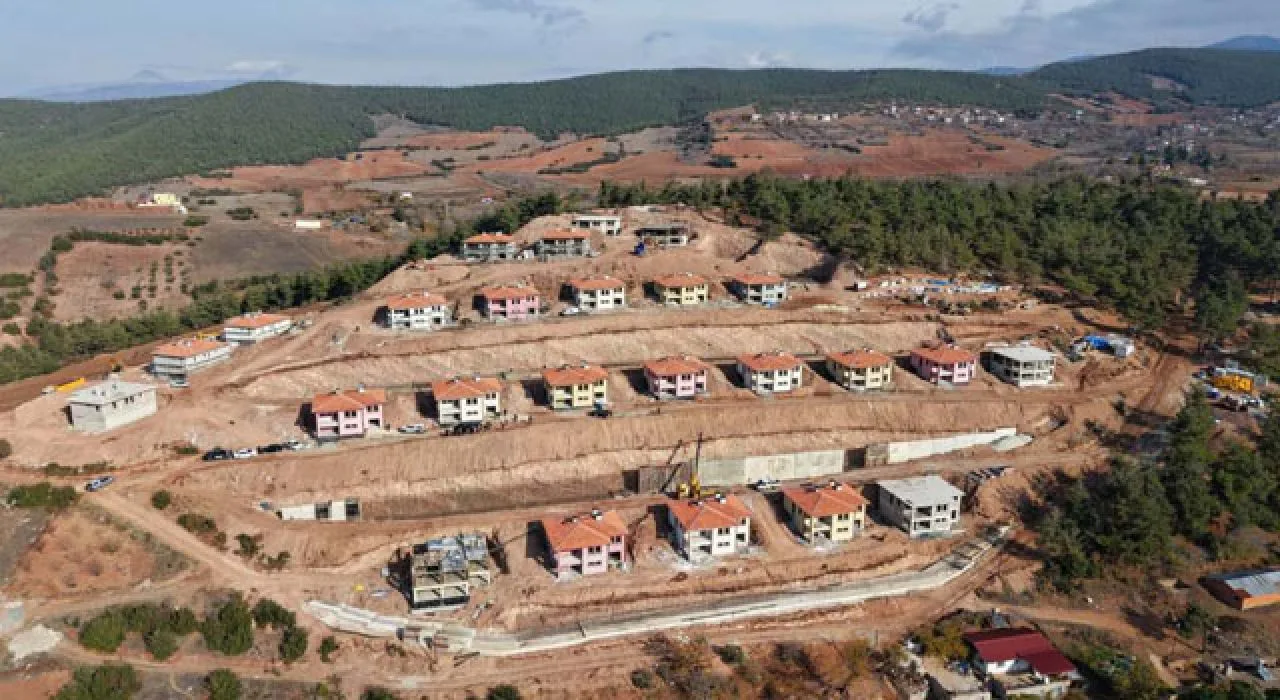 Vali Erdinç Yılmaz Deprem Konutlarını Yerinde İnceledi Vali Erdinç Yılmaz Deprem Konutlarını Yerinde İnceledi