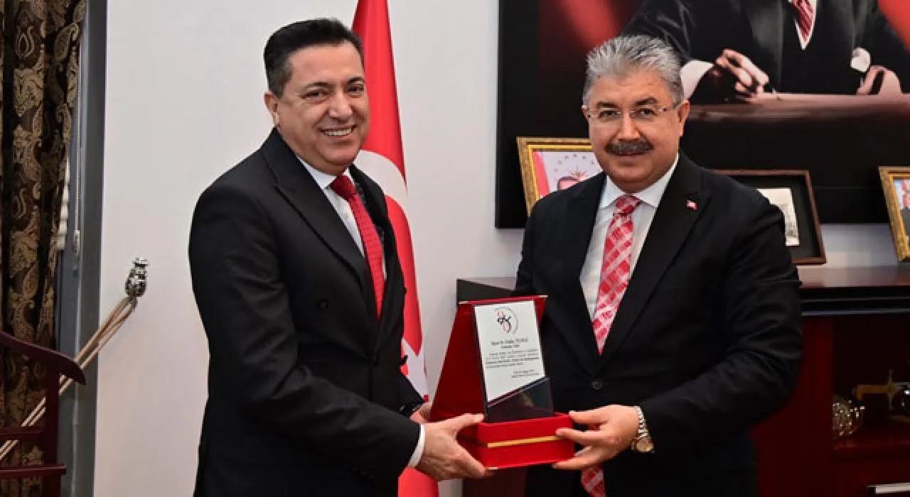 Okü’den Vali Yılmaz’a Dede Korkut Teşekkürü Okü’den Vali Yılmaz’a Dede Korkut Teşekkürü