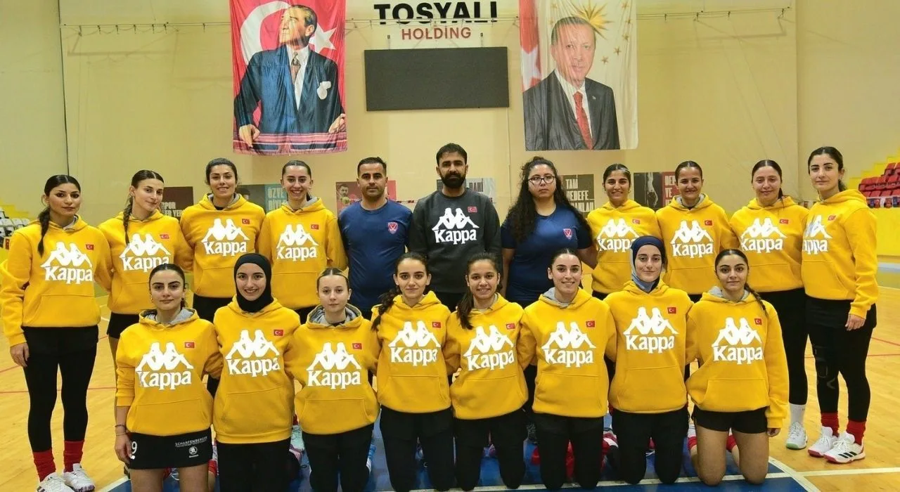 Kadın Hokey Milli Takımı Kampı Osmaniye’de Kadın Hokey Milli Takımı Kampı Osmaniye’de