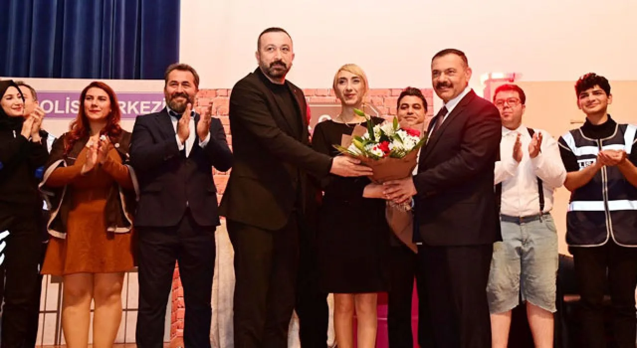 Maskeli Balo Oyunu Osmaniye’de Büyük Beğeni Topladı Maskeli Balo Oyunu Osmaniye’de Büyük Beğeni Topladı