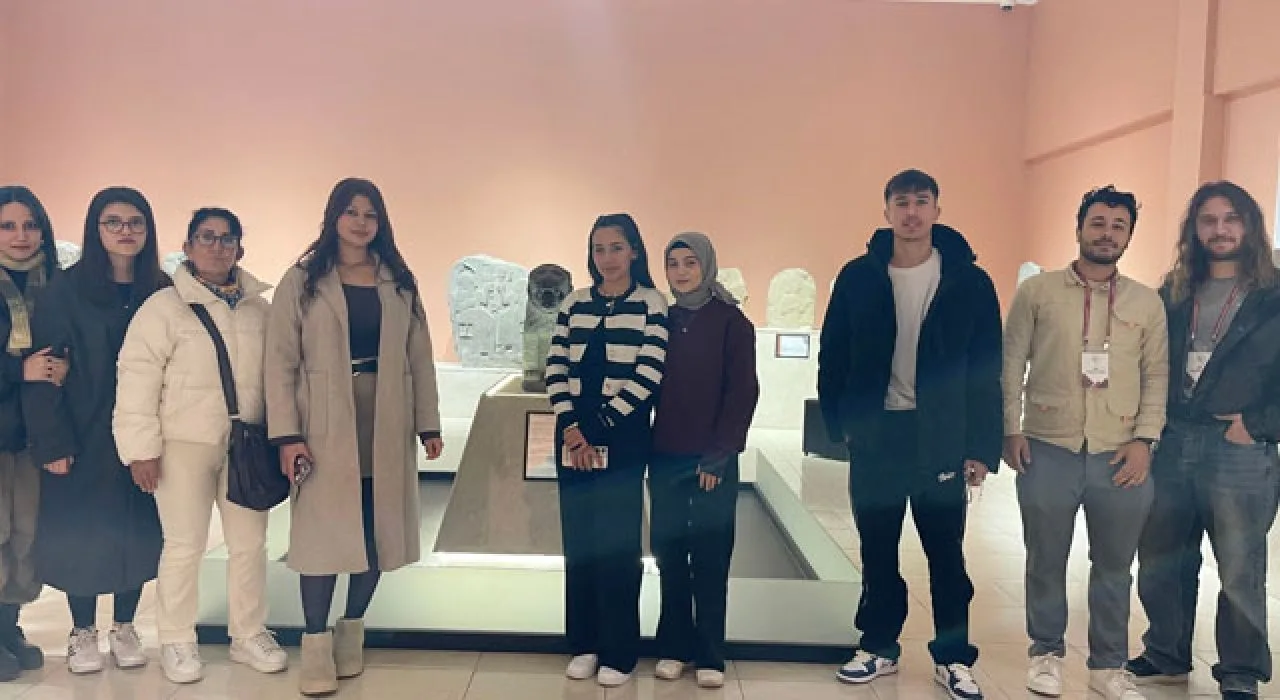 Okü Arkeoloji Öğrencileri Sahada Eğitim Aldı Okü Arkeoloji Öğrencileri Sahada Eğitim Aldı