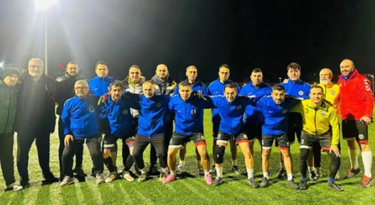 Osmaniye 7 Ocak Veteranlar İlk Yarıyı Lider Bitirdi Osmaniye 7 Ocak Veteranlar İlk Yarıyı Lider Bitirdi