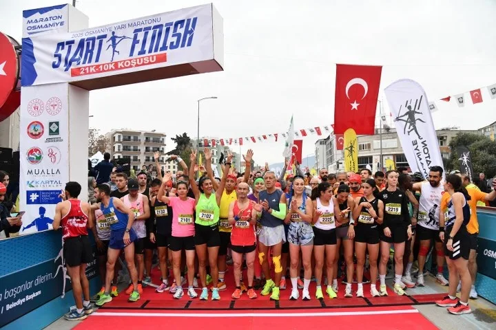 Osmaniye Uluslararası Yarı Maratonu Büyük İlgi Gördü Osmaniye Uluslararası Yarı Maratonu Büyük İlgi Gördü