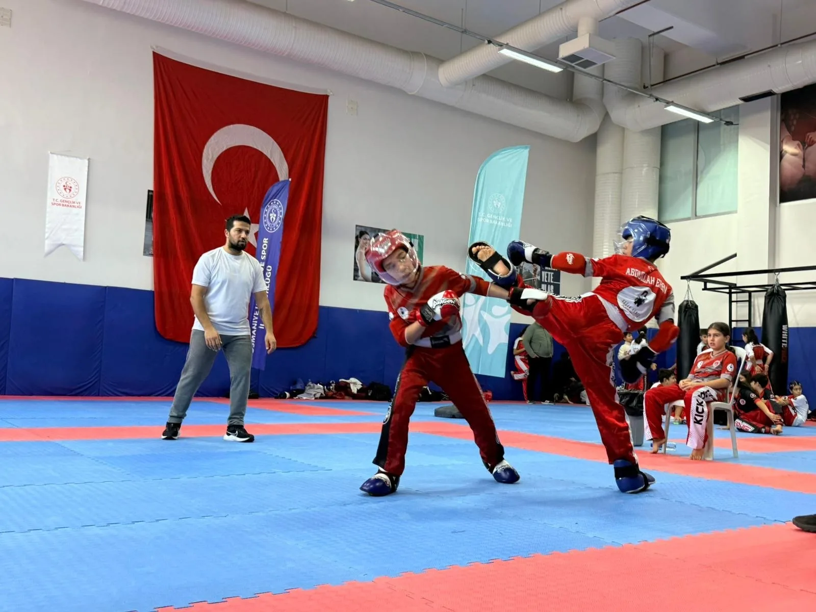 Osmaniye’de Okul Sporları Kick Boks Tamamlandı Osmaniye’de Okul Sporları Kick Boks Tamamlandı