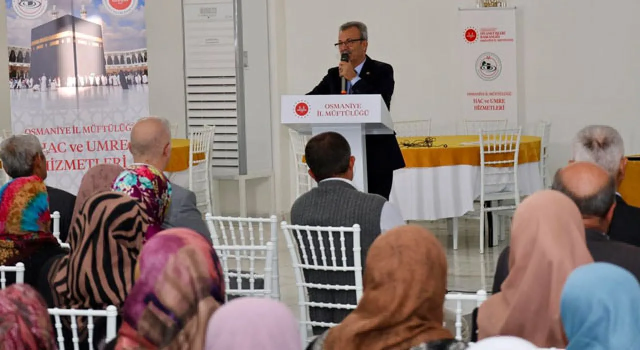 Ellek’te Umre Yolcularına Bilgilendirme Semineri Ellek’te Umre Yolcularına Bilgilendirme Semineri