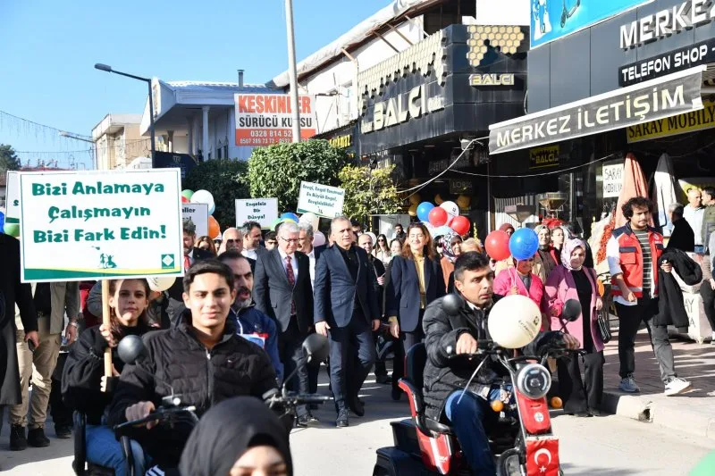 Osmaniye’de Engelliler Günü İçin Farkındalık Yürüyüşü Osmaniye’de Engelliler Günü İçin Farkındalık Yürüyüşü