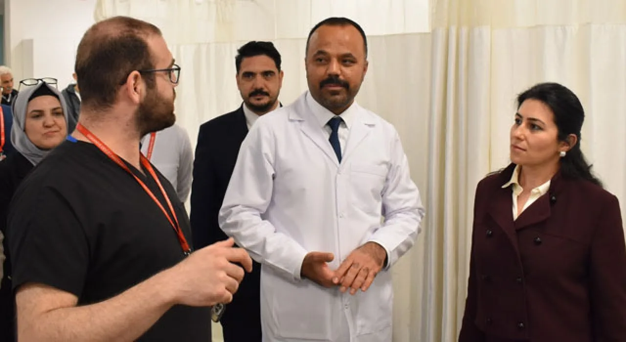 Başhekim Hakkoymaz Hastane Birimlerini Ziyaret Etti Başhekim Hakkoymaz Hastane Birimlerini Ziyaret Etti