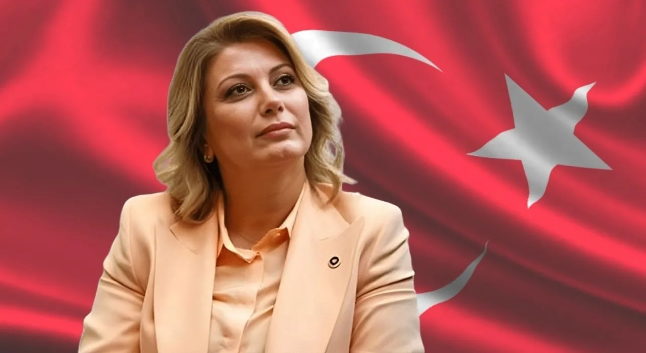 Chp’li Asu Kaya’dan Bayrak Provokasyonuna Sert Tepki Chp’li Asu Kaya’dan Bayrak Provokasyonuna Sert Tepki