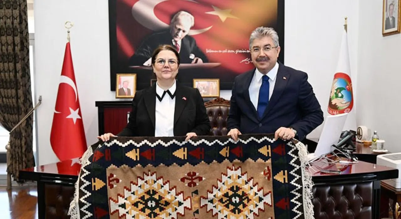 Derya Yanık’tan Vali Erdinç Yılmaz’a Veda Derya Yanık’tan Vali Erdinç Yılmaz’a Veda