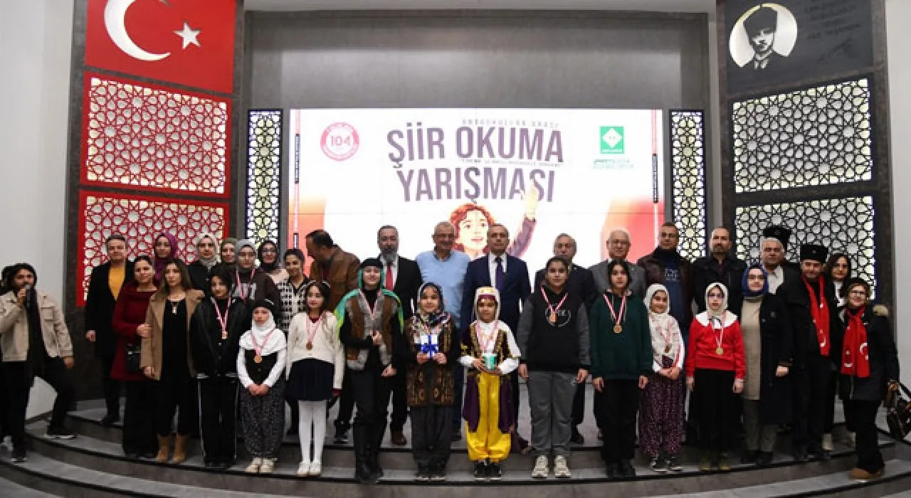 Osmaniye’de 7 Ocak Coşkusu Şiirlerle Yaşandı Osmaniye’de 7 Ocak Coşkusu Şiirlerle Yaşandı