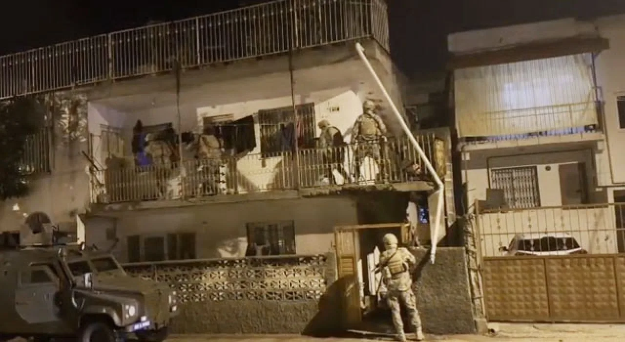 Osmaniye’de Deaş Bağlantılı 2 Kişi Yakalandı Osmaniye’de Deaş Bağlantılı 2 Kişi Yakalandı