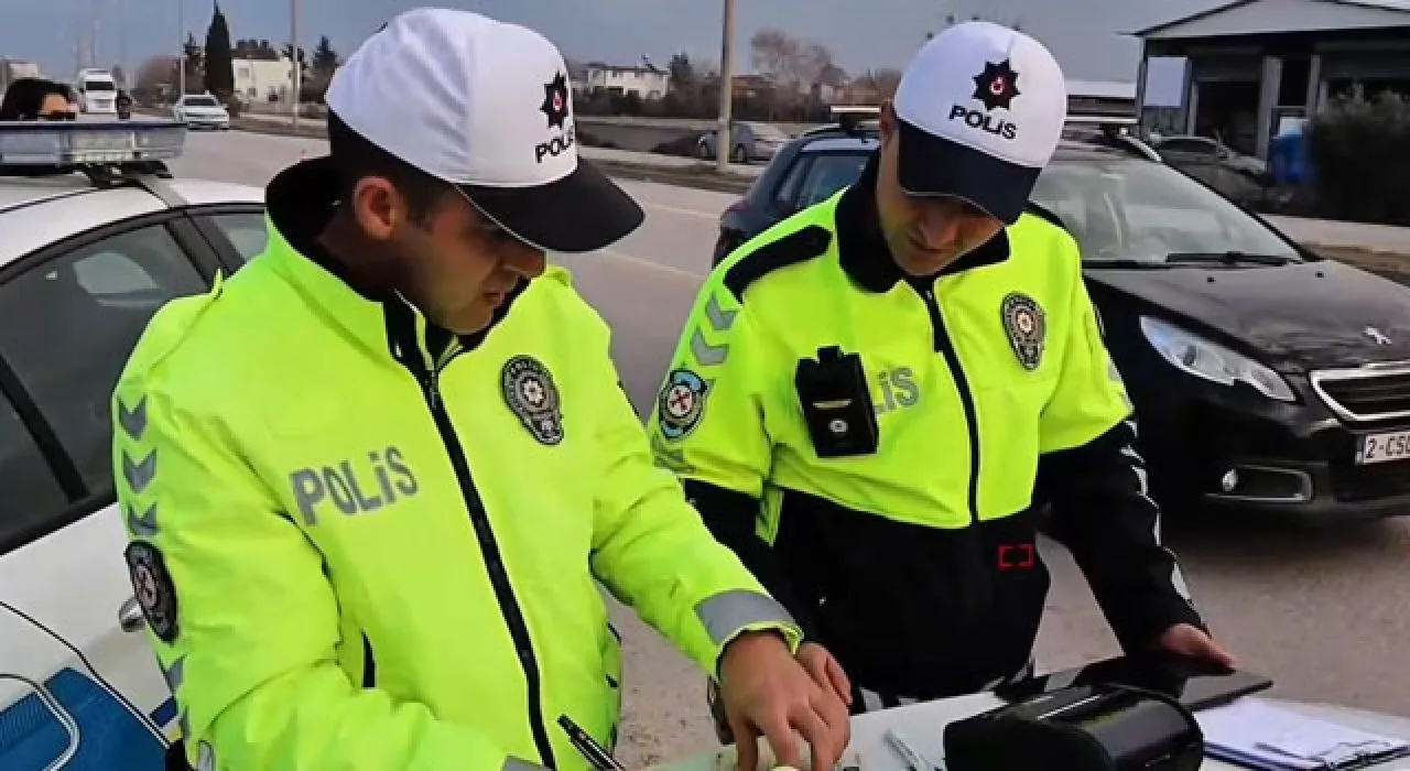 Osmaniye’de Trafik Denetimleri Artarak Sürüyor Osmaniye’de Trafik Denetimleri Artarak Sürüyor