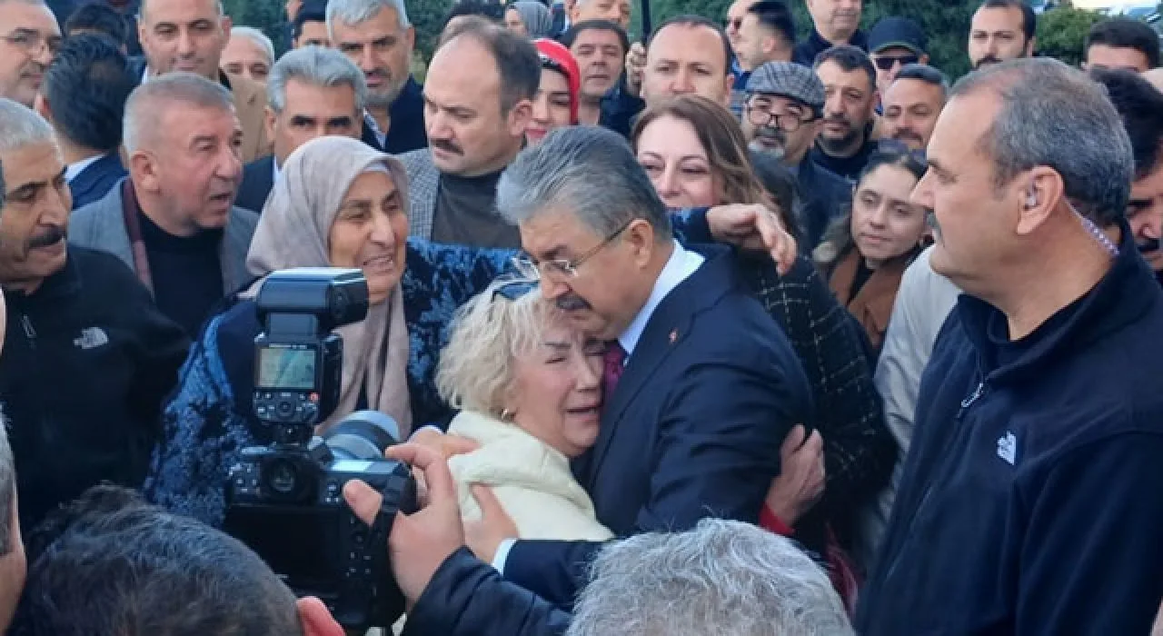 Osmaniyeliler Vali Erdinç Yılmaz’ı Sevgiyle Uğurladı Osmaniyeliler Vali Erdinç Yılmaz’ı Sevgiyle Uğurladı