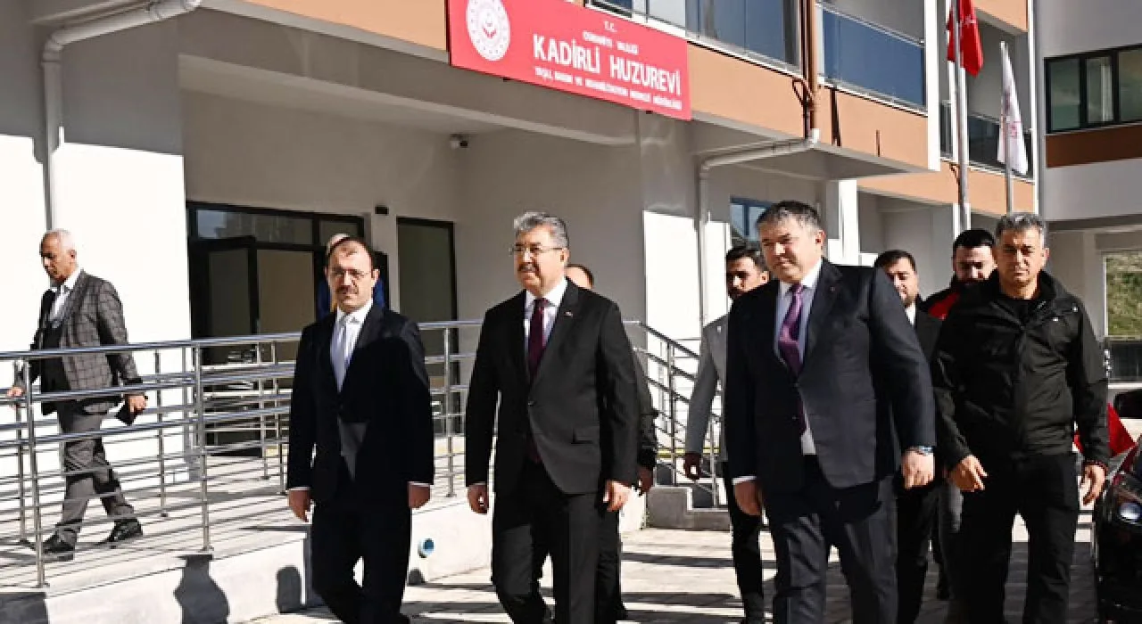 Vali Erdinç Yılmaz Kadirli Huzurevi’nde İncelemelerde Bulundu Vali Erdinç Yılmaz Kadirli Huzurevi’nde İncelemelerde Bulundu