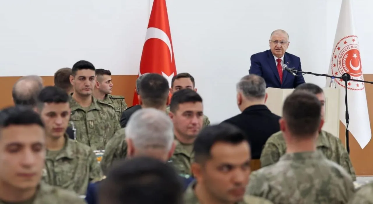 Bakan Yaşar Güler’den Osmaniye’de Komandolara Mesaj Bakan Güler’den Osmaniye’de Komandolara Mesaj