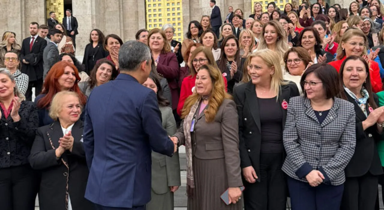 Chp Osmaniye Kadın Kolları Anıtkabir’de Buluştu Chp Osmaniye Kadın Kolları Anıtkabir’de Buluştu