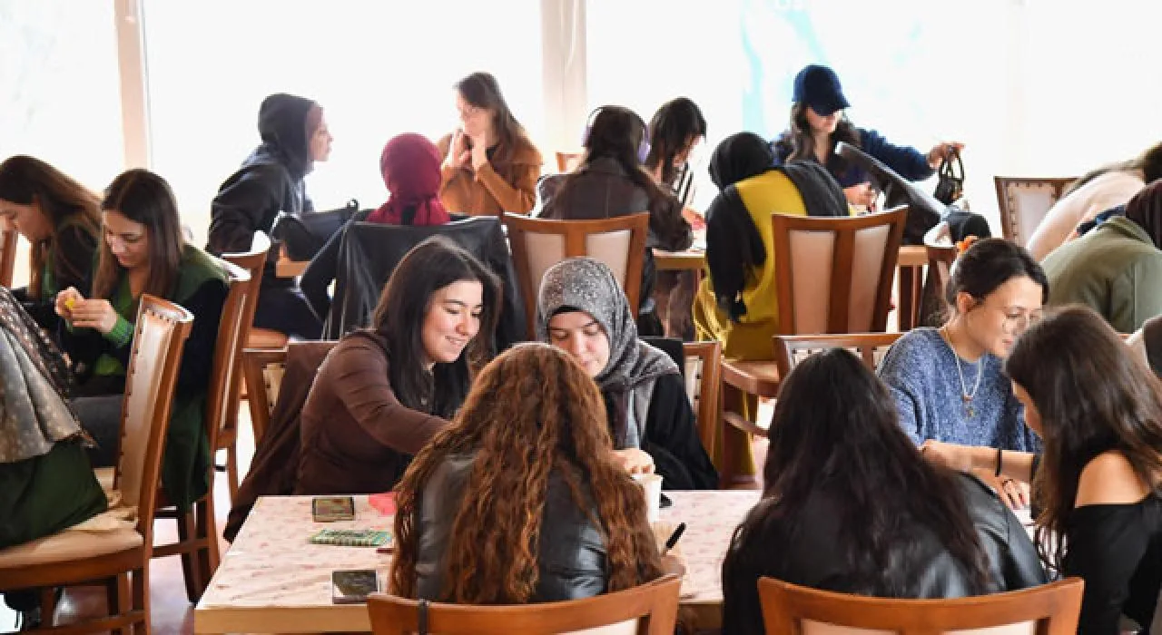 Genç Yeşilay Kulübü’den Okü’de Bağımlılıkla Mücadele Genç Yeşilay Kulübü’den Okü’de Bağımlılıkla Mücadele