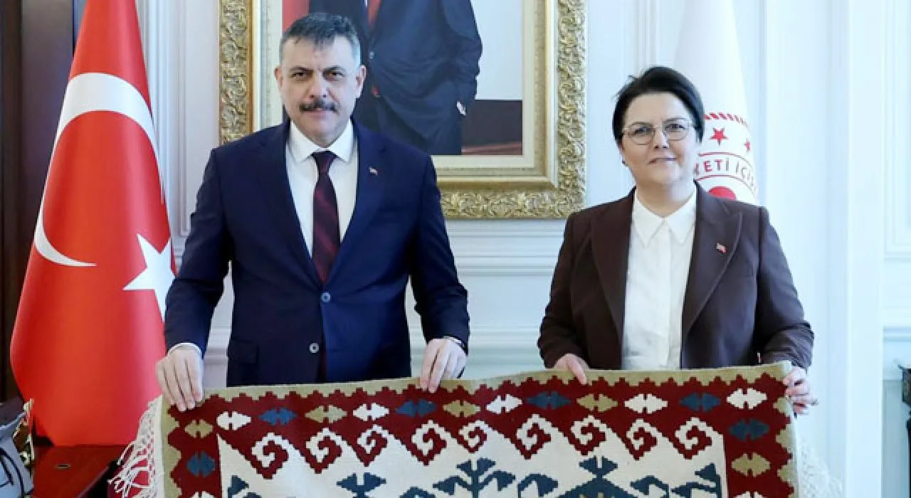 Derya Yanık, İçişleri Bakanı Ile Görüştü Derya Yanık, İçişleri Bakanı Ile Görüştü