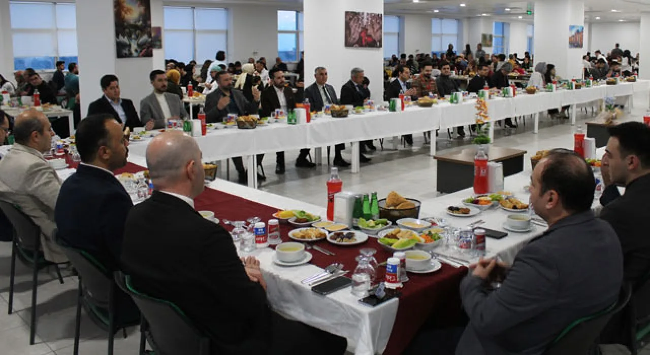 Osmaniye’de Sağlık Çalışanları İftarda Buluştu Osmaniye’de Sağlık Çalışanları İftarda Buluştu