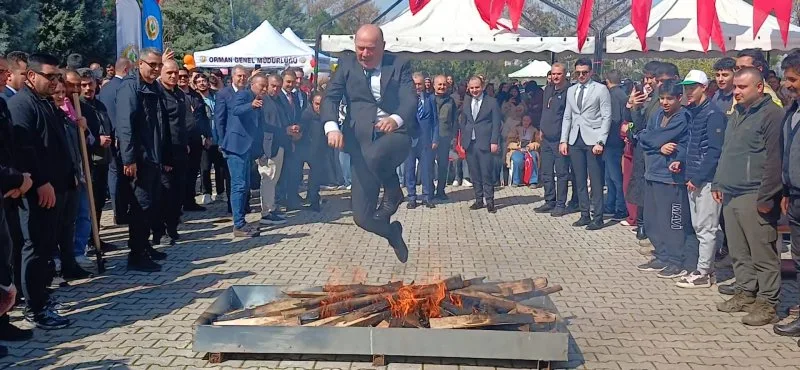 Osmaniye’de Nevruz Renkli Görüntülerle Kutlandı Osmaniye’de Nevruz Renkli Görüntülerle Kutlandı