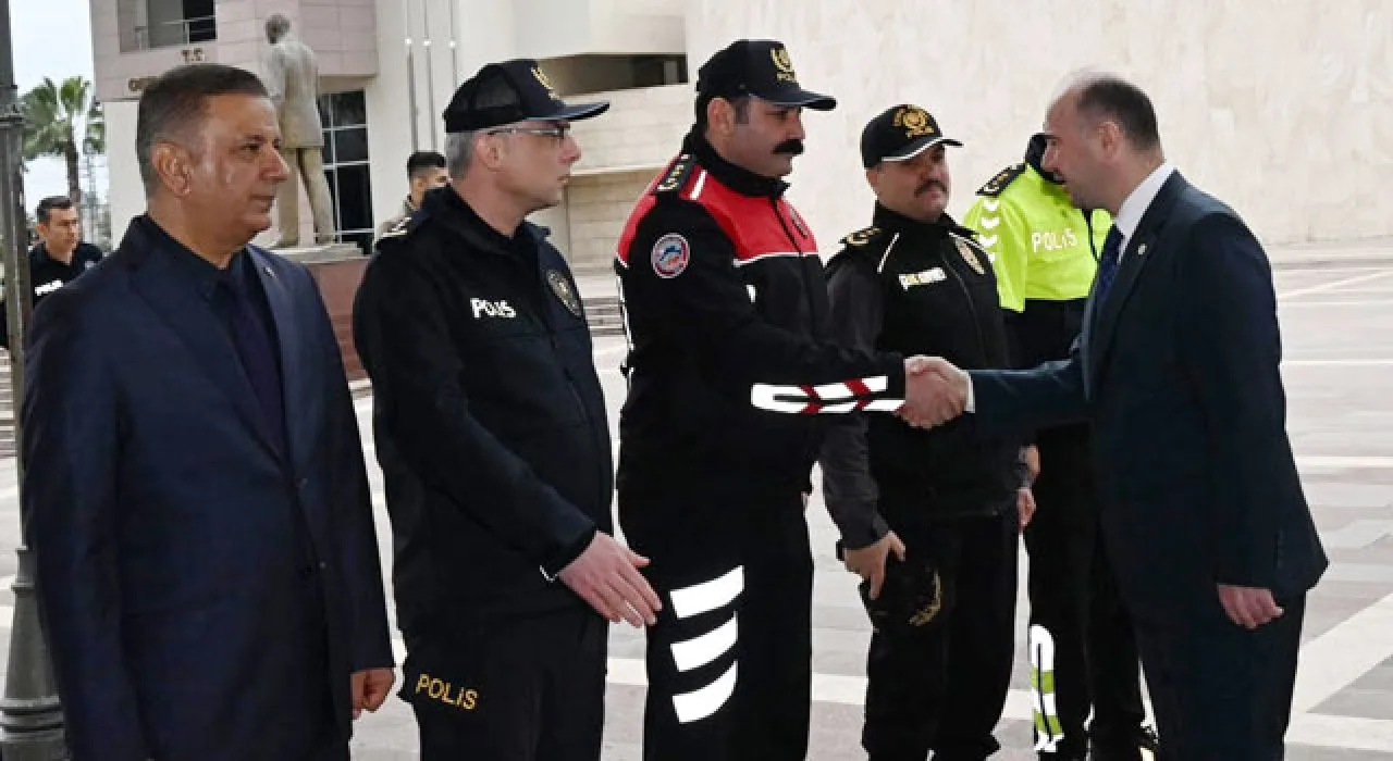 Vali Serdengeçti’den Güvenlik Birimlerine Ziyaret Vali Serdengeçti’den Güvenlik Birimlerine Ziyaret