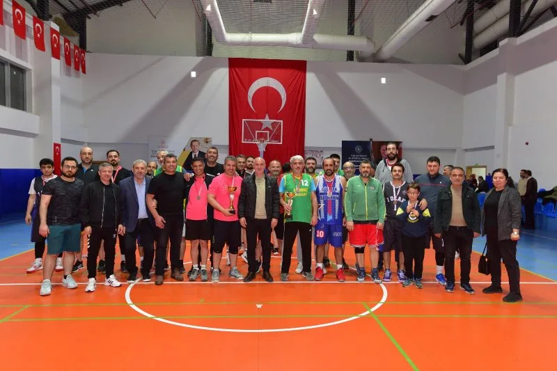 Osmaniye’de 3X3 Basketbol Turnuvası Tamamlandı Osmaniye’de 3X3 Basketbol Turnuvası Tamamlandı