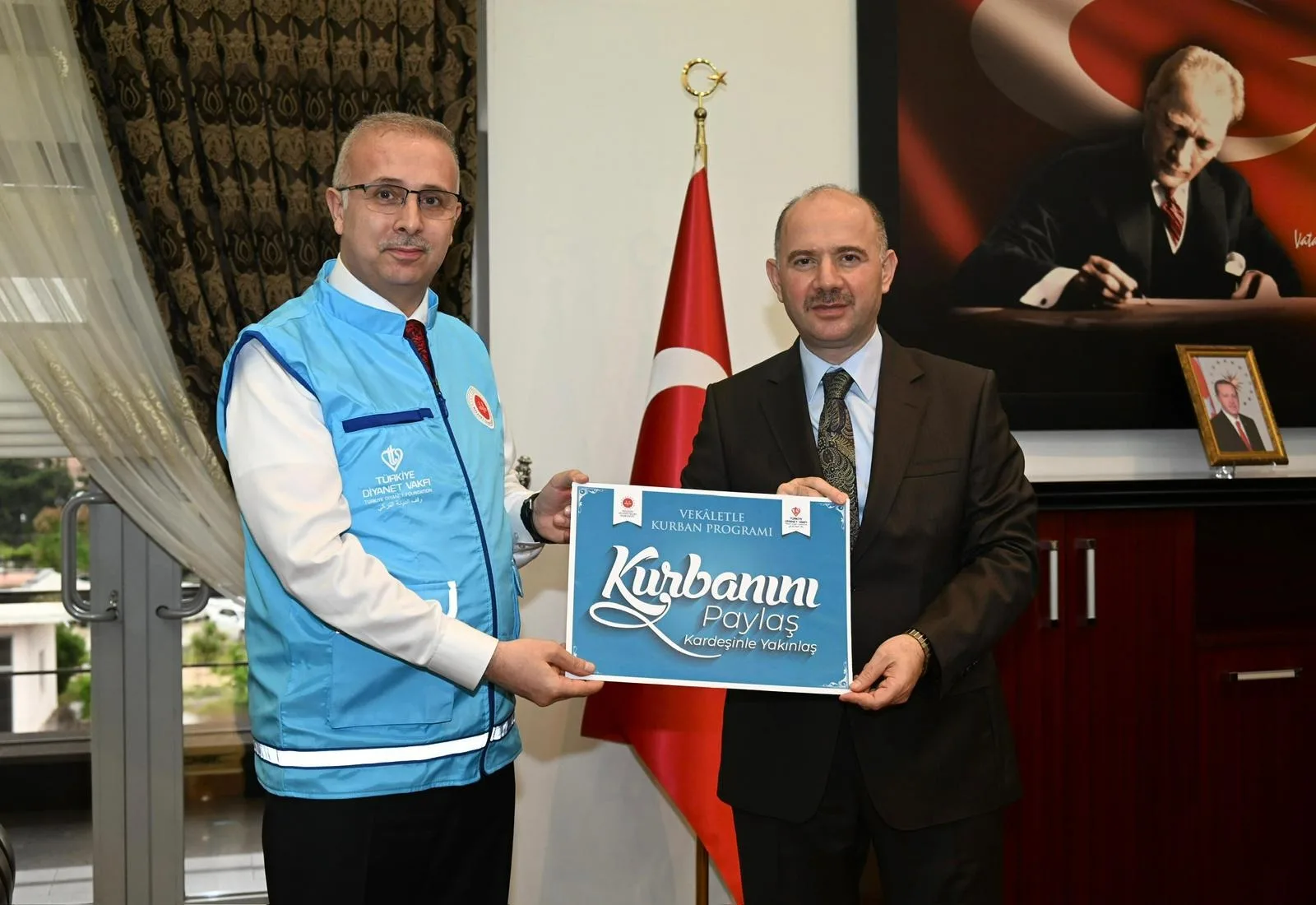 Vali Serdengeçti’den Kurban Bağışına Destek Vali Serdengeçti’den Kurban Bağışına Destek