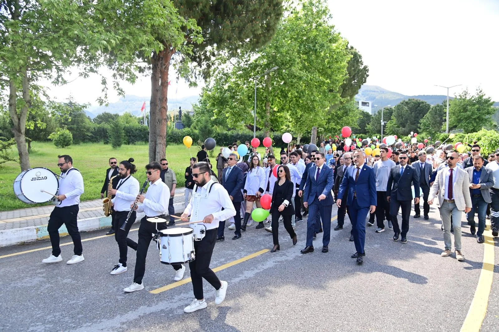 Okü Bahar Şenliği Coşkuyla Başladı Okü Bahar Şenliği Coşkuyla Başladı