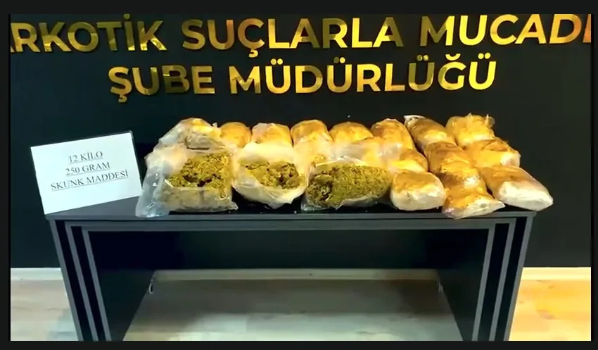 Osmaniye’de 12 Kiloluk Uyuşturucu Operasyonu Osmaniye’de 12 Kiloluk Uyuşturucu Operasyonu