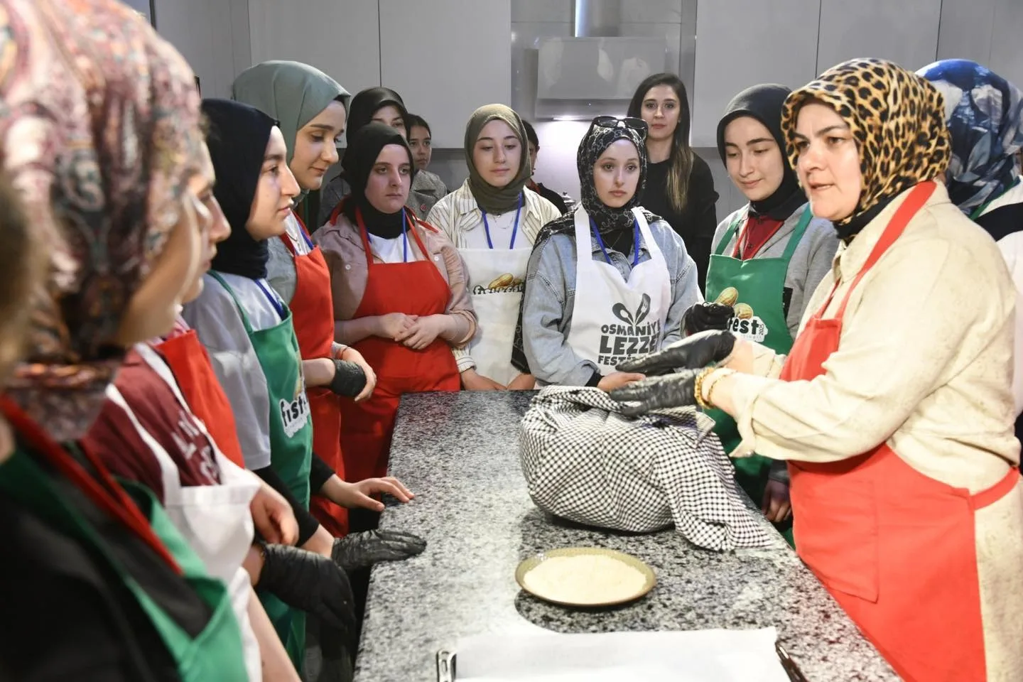 Osmaniye’de Öğrencilere Gastronomi Deneyimi Osmaniye’de Öğrencilere Gastronomi Deneyimi