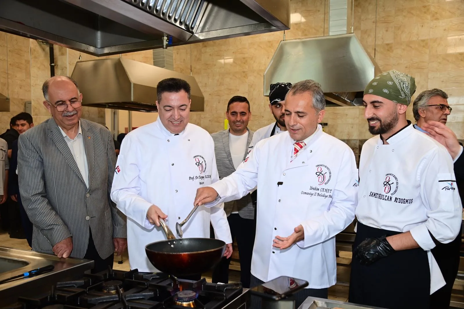 Okü’de Gastronomi Şöleni Yoğun İlgi Gördü Okü’de Gastronomi Şöleni Yoğun İlgi Gördü