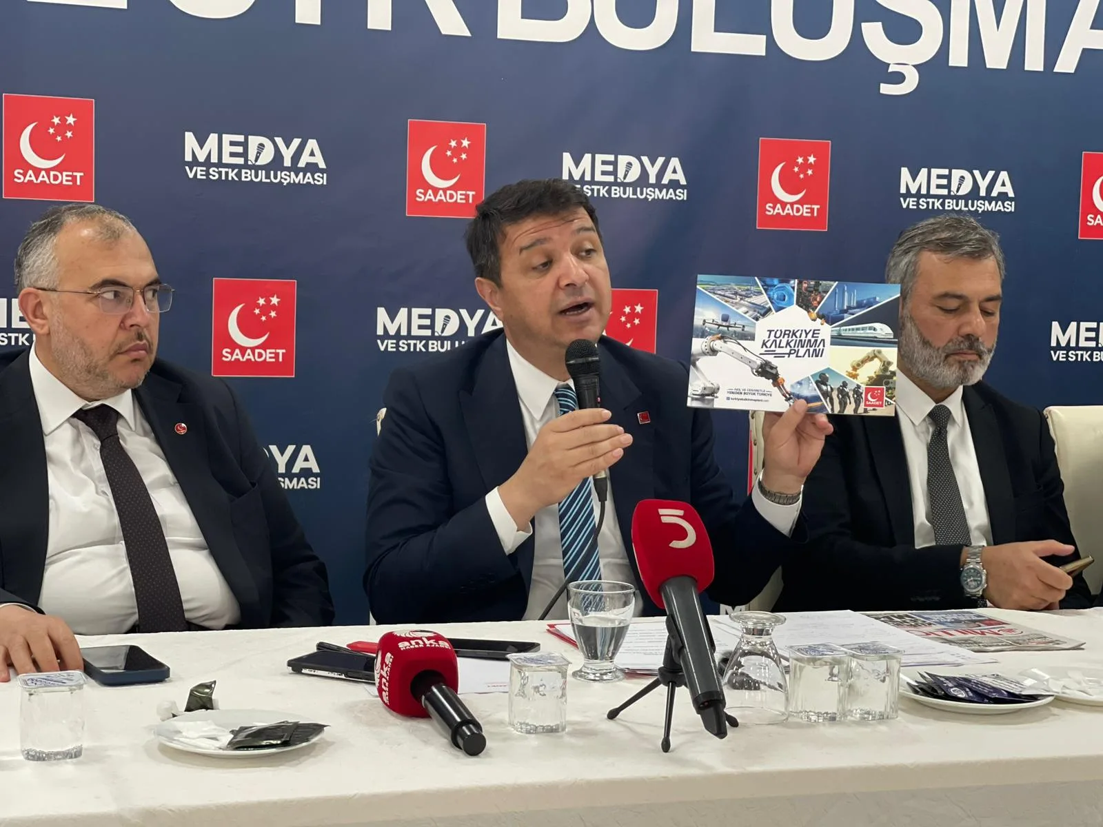 Mahmut Arıkan Osmaniye’de Gündemi Değerlendirdi Mahmut Arıkan Osmaniye’de Gündemi Değerlendirdi