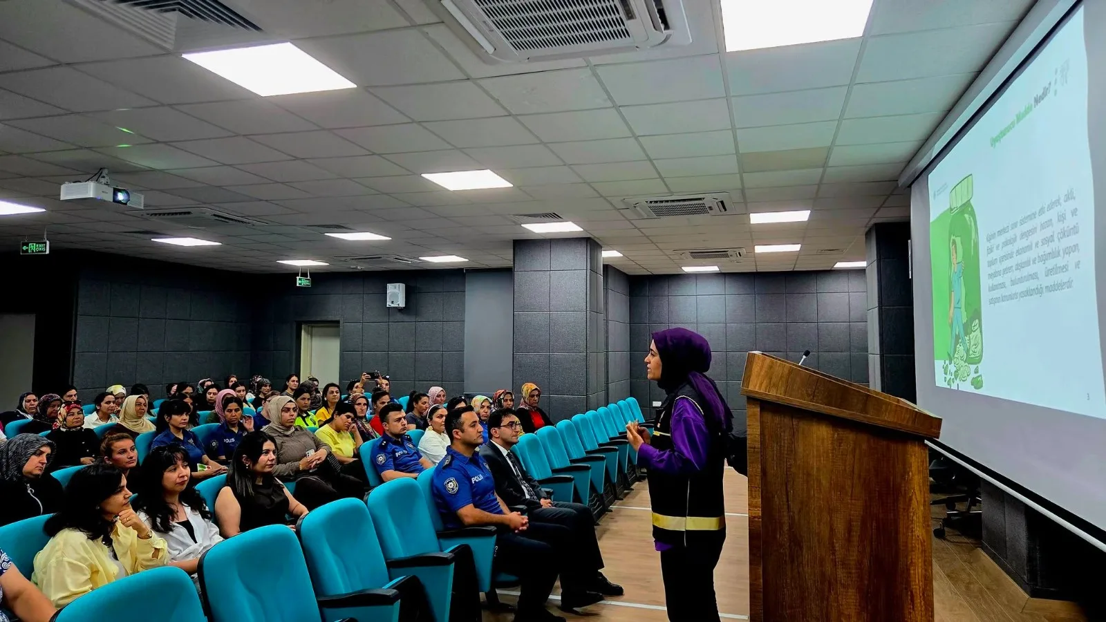Sumbas’ta Anneler İçin Narkotikle Mücadele Semineri Sumbas’ta Anneler İçin Narkotikle Mücadele Semineri