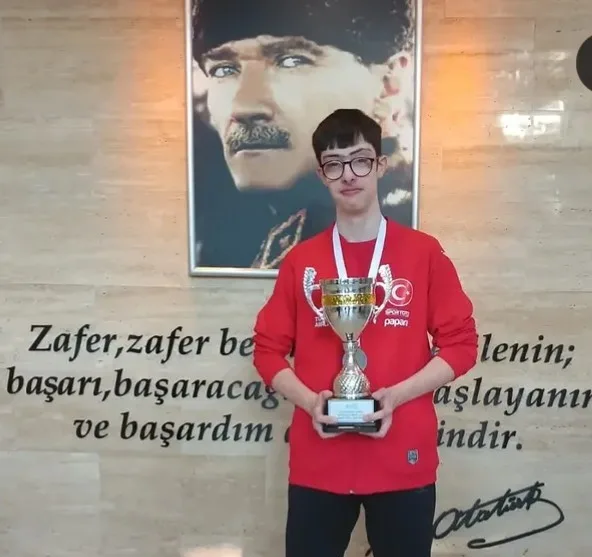 Osmaniyeli Hüseyin Said’den Dünya İkinciliği Gururu Osmaniyeli Hüseyin Said’den Dünya İkinciliği Gururu