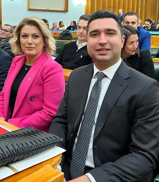 Kadirli Belediye Başkanına Silahlı Saldırı Girişimi Kadirli Belediye Başkanına Silahlı Saldırı Girişimi